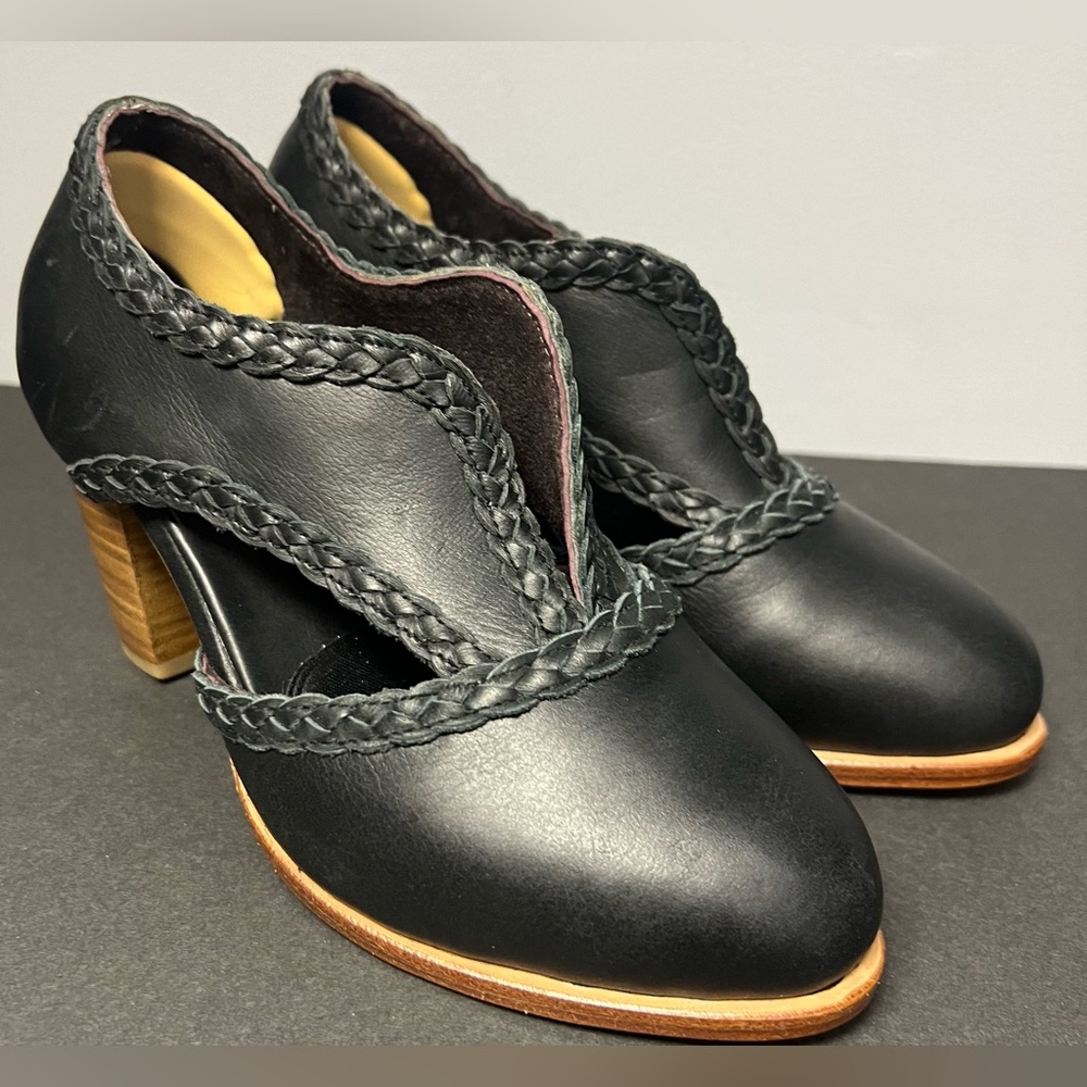 Elf -‎ Handmade Shoes, Size:6.5, pre-owned